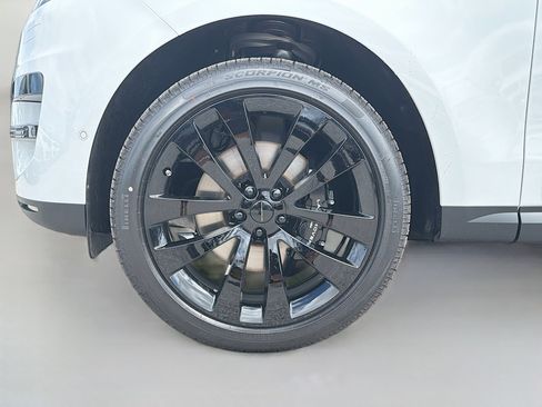 New 2026 Land Rover Range Rover Sport SE AWD/4WD image 43
