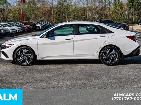 Used 2025 Hyundai Elantra Sport FWD image 8