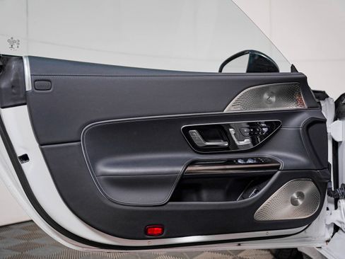 Certified 2022 Mercedes-Benz SL 55 AMG 4MATIC image 18