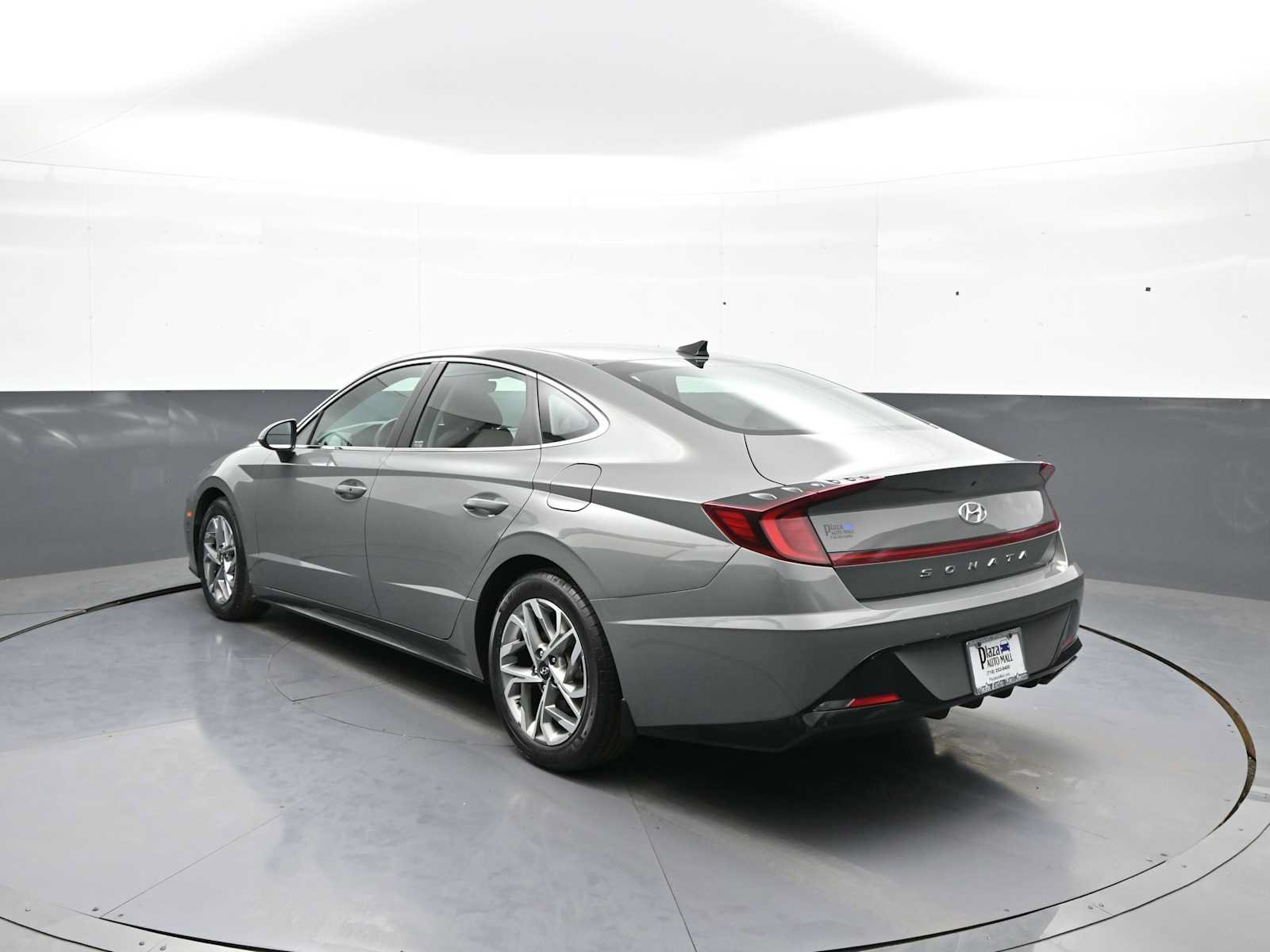 Used 2021 Hyundai Sonata SEL w/ Winter Weather Package FWD image 8