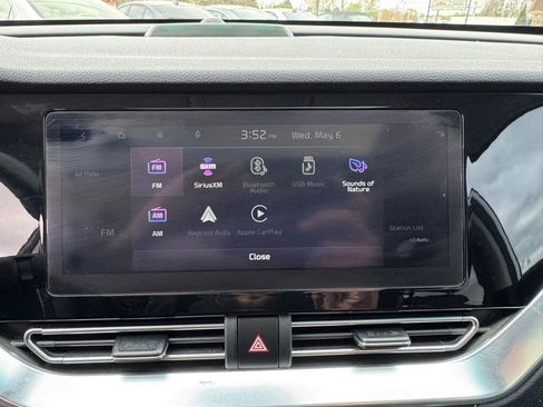 Used 2022 Kia Niro EX Premium FWD image 39