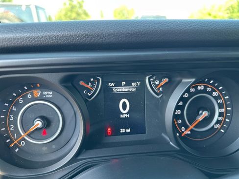 New 2025 Jeep Gladiator Sport image 21