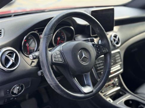 Used 2019 Mercedes-Benz GLA 250 image 6