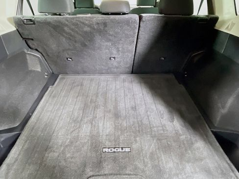 Used 2023 Nissan Rogue SV image 27