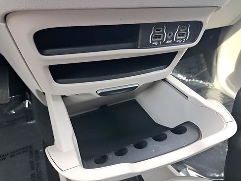 Used 2023 Chrysler Pacifica Touring-L FWD image 22