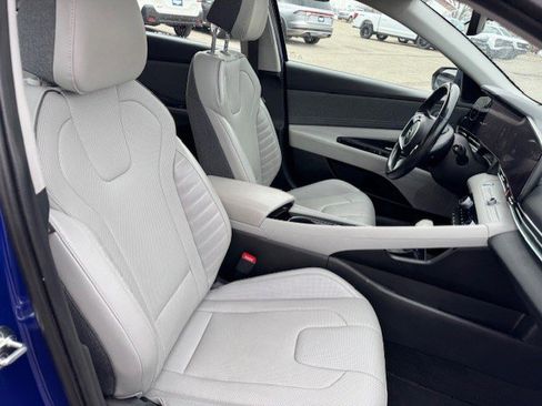 Used 2023 Hyundai Elantra Limited w/ Cargo Package FWD image 32