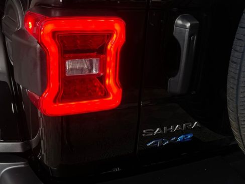 Certified 2025 Jeep Wrangler Unlimited Sahara w/ Safety Group image 12