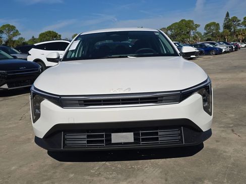 New 2025 Kia K4 LXS image 3