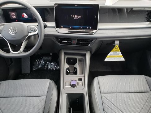 New 2026 Volkswagen Tiguan SE AWD/4WD image 8