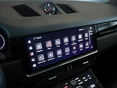 Certified 2023 Porsche Cayenne AWD/4WD image 21
