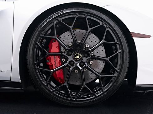 Used 2018 Lamborghini Huracan Performante image 44