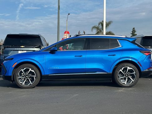 Used 2025 Chevrolet Equinox EV LT w/ Convenience Package image 8