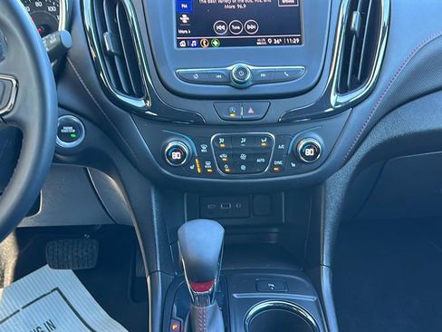 Used 2023 Chevrolet Equinox RS image 19