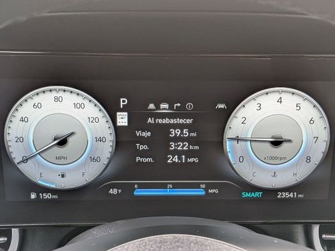 Used 2025 Hyundai Elantra SEL image 13