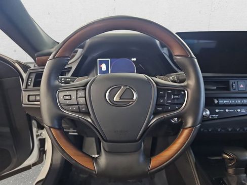Certified 2025 Lexus ES 300h Ultra Luxury w/ Accessory Package (Z2) image 18