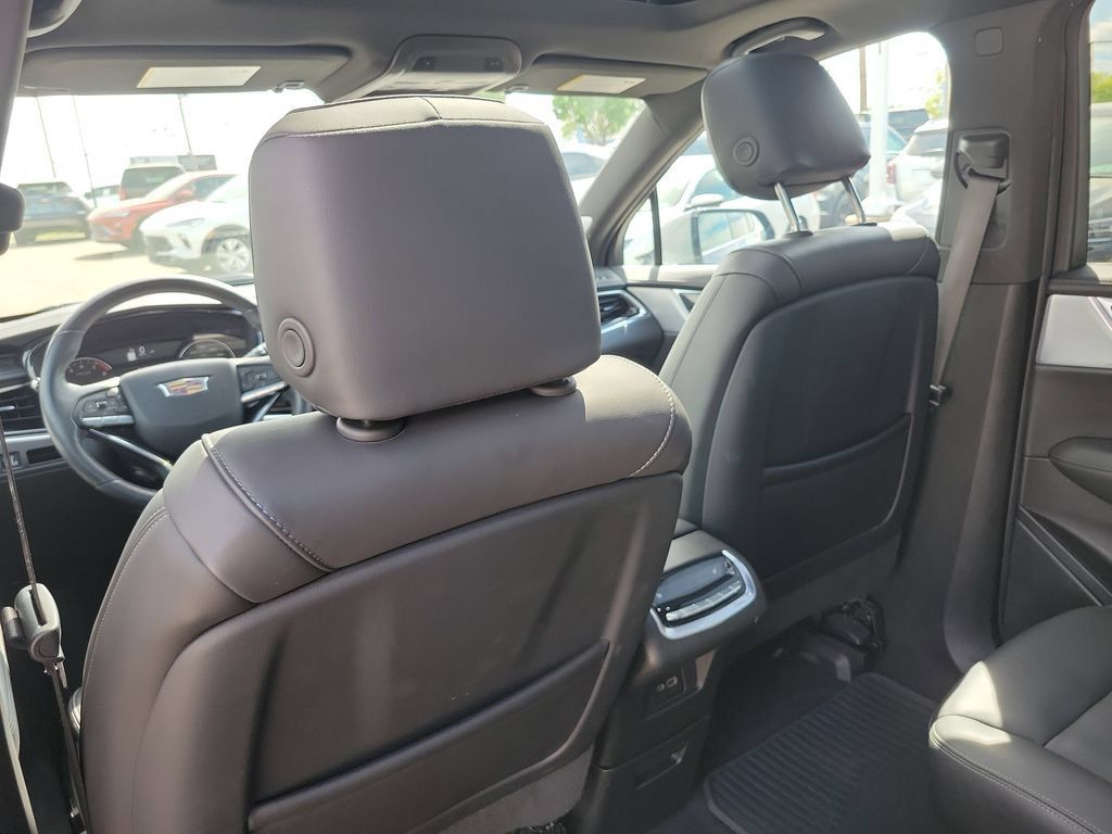 Used 2024 Cadillac XT6 Premium Luxury AWD/4WD image 16