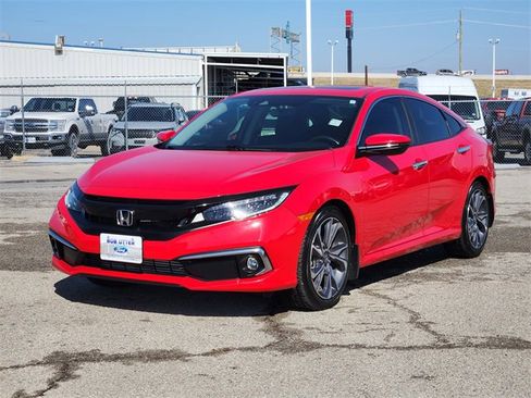 Used 2019 Honda Civic Touring image 3