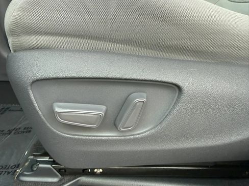 Used 2021 Toyota Sienna LE AWD/4WD image 31