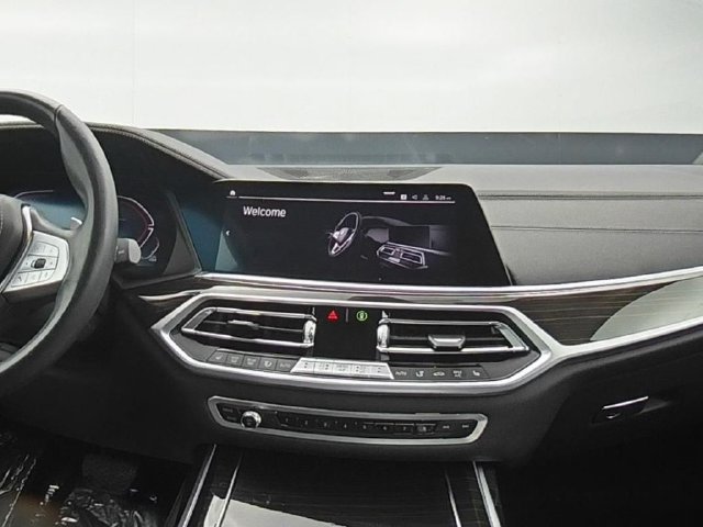 Used 2021 BMW X7 xDrive40i w/ Parking Assistance Package AWD/4WD image 30