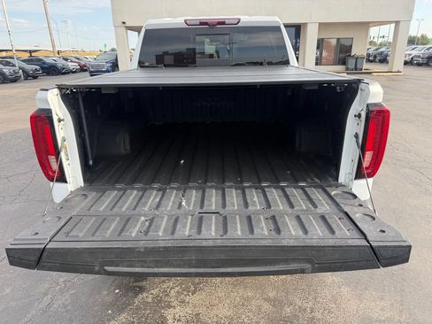 Used 2024 GMC Sierra 1500 AT4 w/ Technology Package AWD/4WD image 17