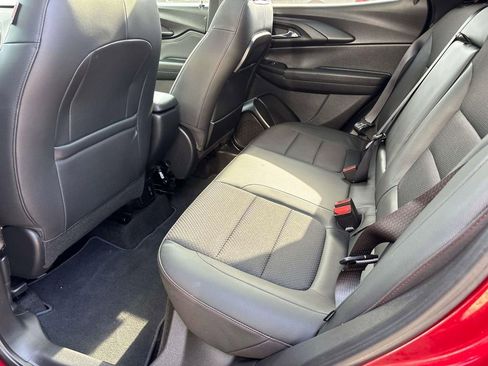 Used 2022 Chevrolet TrailBlazer RS w/ Sun and Liftgate Package image 9