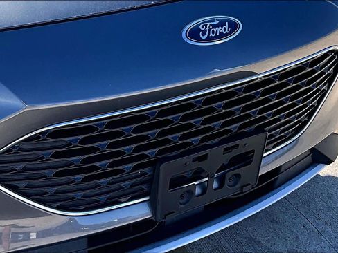 Used 2021 Ford Escape SE image 30