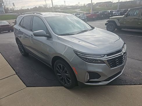 Used 2023 Chevrolet Equinox RS image 6