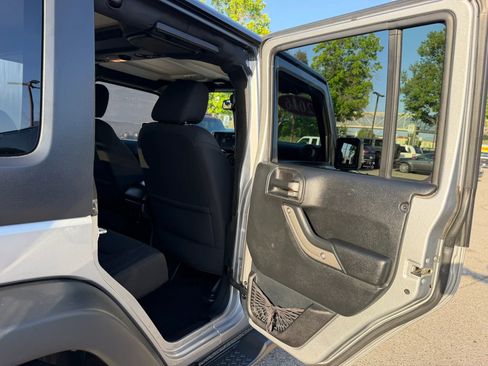 Used 2016 Jeep Wrangler Unlimited Sport w/ Quick Order Package 24S AWD/4WD image 18