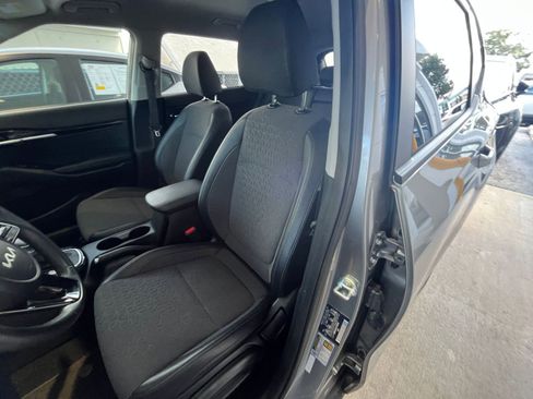Used 2025 Kia Seltos S FWD image 37