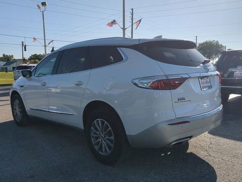 Used 2023 Buick Enclave Essence image 6