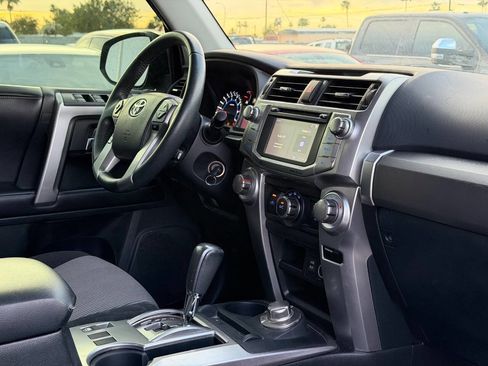 Used 2016 Toyota 4Runner SR5 AWD/4WD image 25