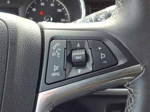 Certified 2022 Buick Encore Preferred w/ Safety Package image 18