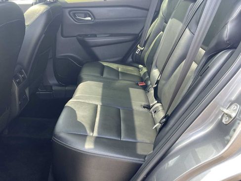 Used 2023 Nissan Rogue SL w/ SL Premium Package FWD image 9