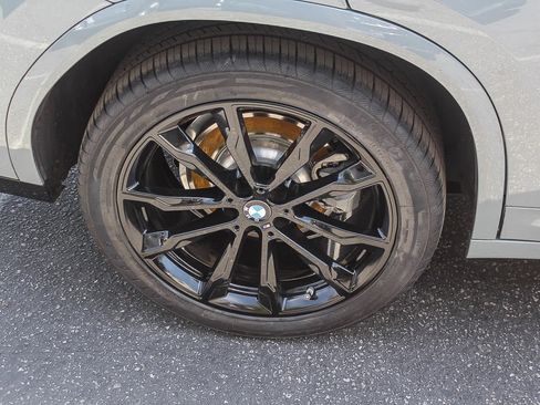 Used 2023 BMW X4 xDrive30i w/ M Sport Package AWD/4WD image 8