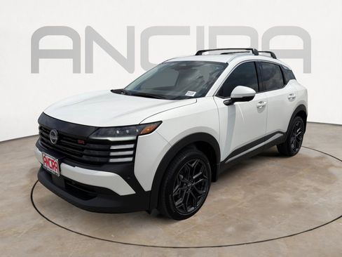 Used 2025 Nissan Kicks SR image 6