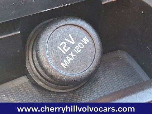 Certified 2022 Volvo XC90 T6 Momentum w/ Advanced Package image 27