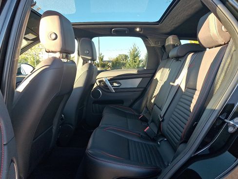 Used 2022 Land Rover Discovery Sport SE R-Dynamic image 10