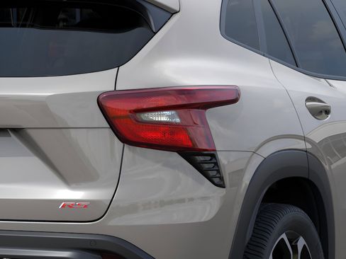 New 2026 Chevrolet Trax RS w/ Driver Confidence Package FWD image 11