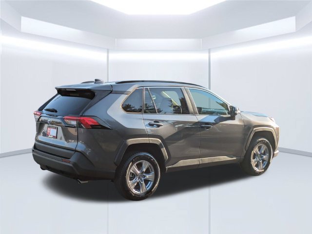 Certified 2022 Toyota RAV4 XLE FWD image 5