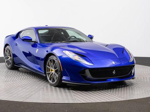 Used 2020 Ferrari 812 Superfast RWD image 11