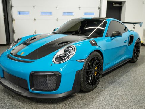 Used 2018 Porsche 911 GT2 RS RWD image 5