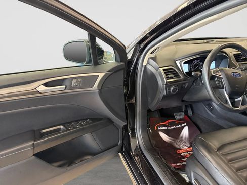 Used 2020 Ford Fusion SEL FWD image 11