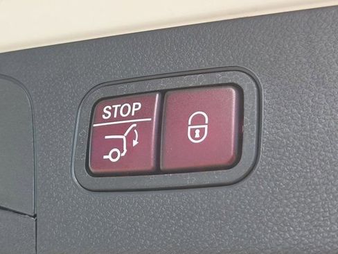 Used 2022 Mercedes-Benz GLC 300 4MATIC image 28