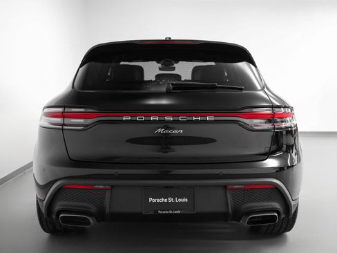 Certified 2025 Porsche Macan image 11