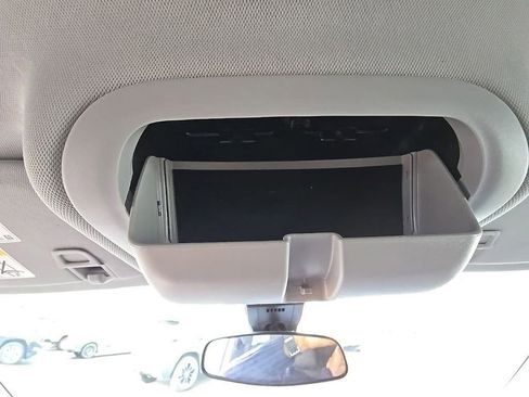 Used 2022 Chevrolet Equinox LT image 25