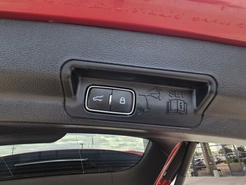 Certified 2023 Ford Explorer Limited image 17