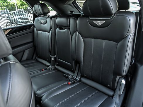 Used 2020 Bentley Bentayga AWD/4WD image 24