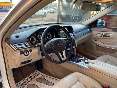 Used 2014 Mercedes-Benz E 350 Sedan image 3