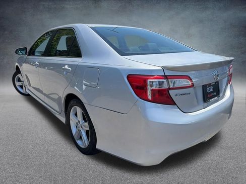 Used 2013 Toyota Camry SE FWD image 3