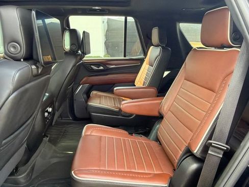 Used 2024 GMC Yukon Denali Ultimate AWD/4WD image 21
